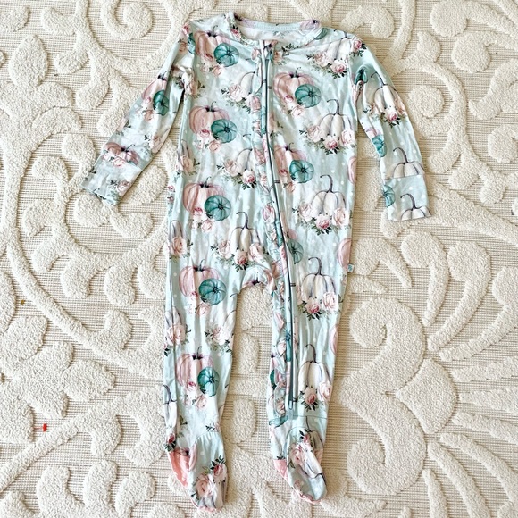 Posh Peanut Other - Posh Peanut OG Jackie ruffled footie 18-24M New!